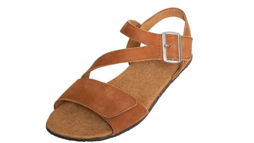 Barfuss_sansalen_Juliet_coqnac_schräg_rechts