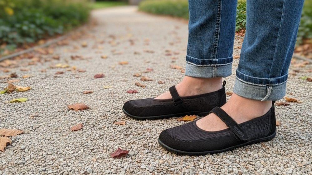 SoleRunner-Leda-black-Damen-Minimal-Ballerina-lifestyle